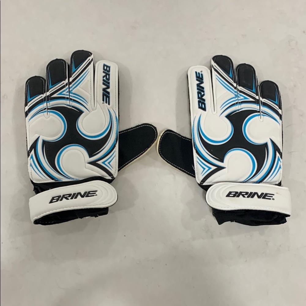 Brine Black and White Goalkeeper Gloves
Youth Size 6